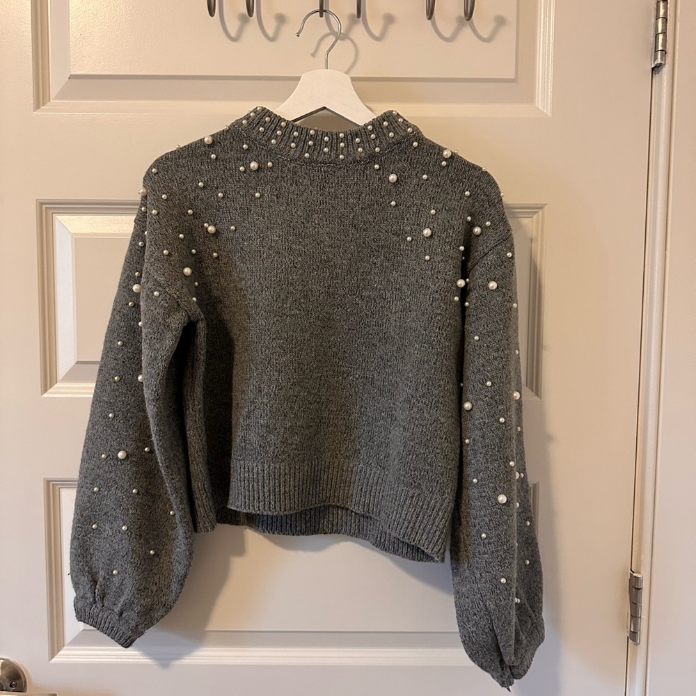 Gray sweater with pearls